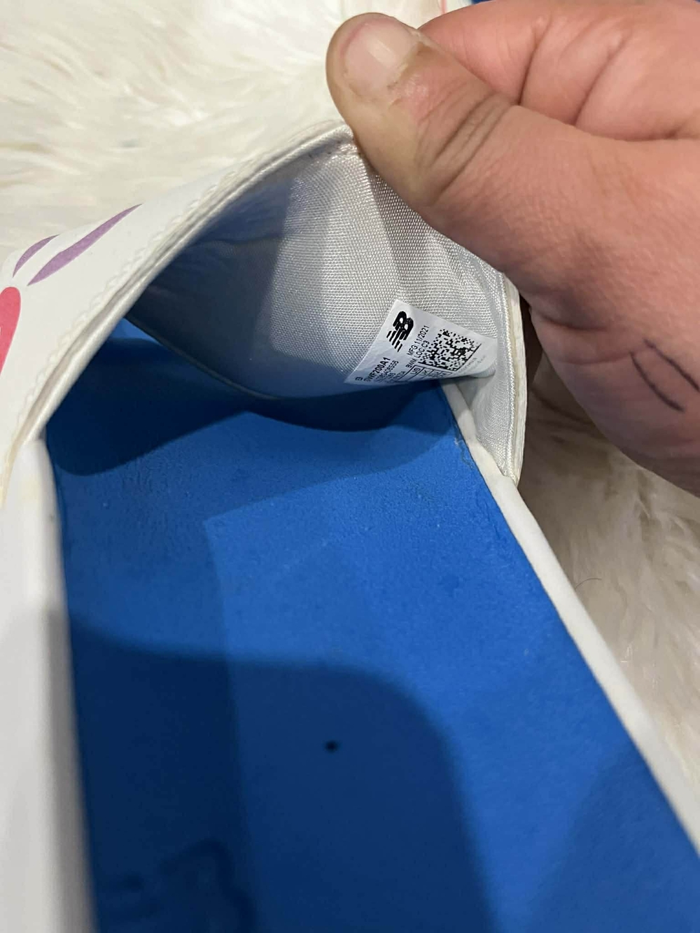 New Balance White Slide Sandals with Bright Blue Footbed and Multicolor Logo - Picture 3 of 6